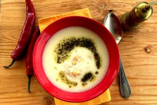 Yayla - supa  turceasca cu iaurt, menta si naut