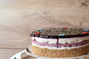Desert cheesecake cu mure si dulceata de afine, fara zahar