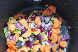 Ciorba deasa de varza cu costita afumata