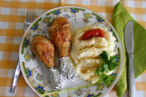 Ciocanele de pui, cu vin si usturoi, la cuptor
