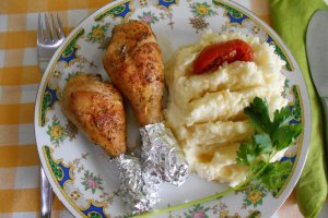 Ciocanele de pui, cu vin si usturoi, la cuptor