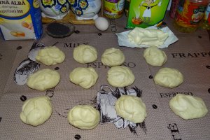 Desert cornuri pufoase cu mac