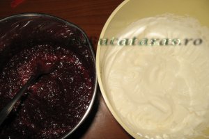 Tort cu mousse de visine si ciocolata