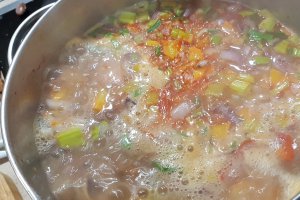 Ciorba de fasole cu busuioc