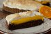 Desert tarta cu blat pufos, crema de portocale si bezea-1