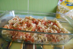 Varza acra calita, cu afumaturi, smantana si cascaval, la cuptor