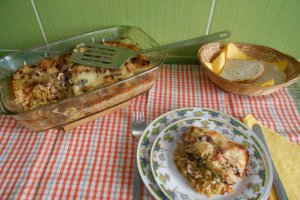 Varza acra calita, cu afumaturi, smantana si cascaval, la cuptor