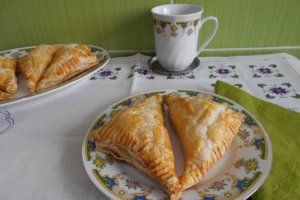 Trigoane cu branza si marar