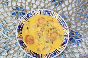 Tocanita de ciuperci cu chorizo, smantana si rozmarin