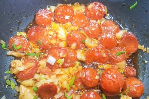 Tocanita de ciuperci cu chorizo, smantana si rozmarin