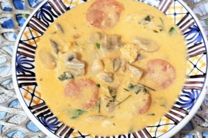 Tocanita de ciuperci cu chorizo, smantana si rozmarin