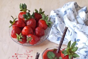 Desert Panna Cotta cu capsuni