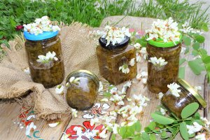 Dulceata din flori de salcam