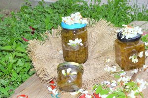 Dulceata din flori de salcam