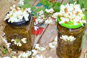 Dulceata din flori de salcam