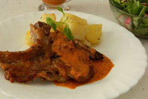 Ceafa la tigaie cu sos