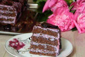 Desert tort cu blat de cacao si crema cu mascarpone si afine