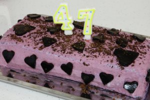 Desert tort cu blat de cacao si crema cu mascarpone si afine