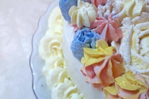 Desert tort cu migdale si flori