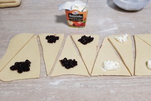 Desert croissante umplute