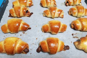 Desert croissante umplute