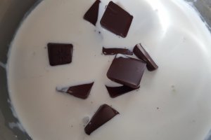 Desert tort Linzer cu ciocolata si nuci (tort cu fursecuri)
