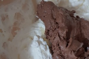 Desert tort Linzer cu ciocolata si nuci (tort cu fursecuri)