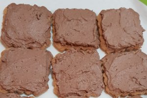 Desert tort Linzer cu ciocolata si nuci (tort cu fursecuri)