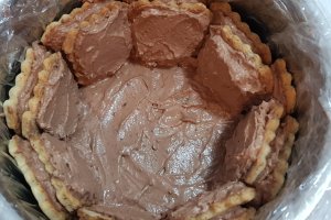 Desert tort Linzer cu ciocolata si nuci (tort cu fursecuri)