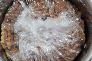 Desert tort Linzer cu ciocolata si nuci (tort cu fursecuri)