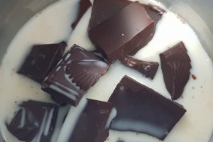 Desert tort Linzer cu ciocolata si nuci (tort cu fursecuri)