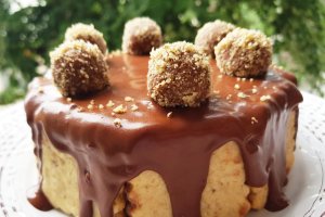 Desert tort Linzer cu ciocolata si nuci (tort cu fursecuri)