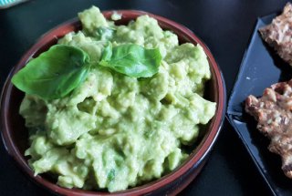Guacamole rapid si parfumat