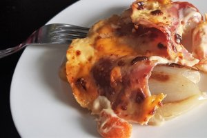 Andive gratinate cu sos cheddar