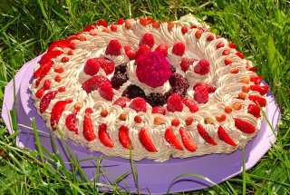 Pavlova cu nutella si frisca
