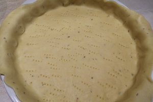 Tarta cu carne tocata si legume