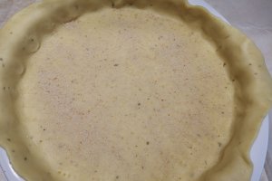 Tarta cu carne tocata si legume