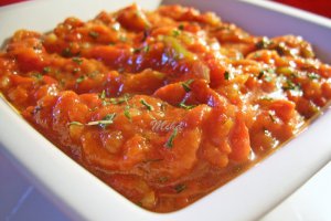 Gratar de pui cu sos de ardei copti