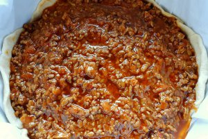 Placinta cu carne tocata de porc