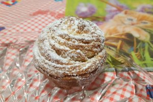 Desert cruffins umplute cu nuca