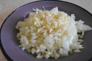 Copanele de pui in sos tomat, cu mamaliguta