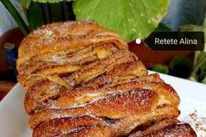 Desert paine dulce cu scortisoara (Pull-apart bread)