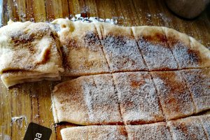 Desert paine dulce cu scortisoara (Pull-apart bread)