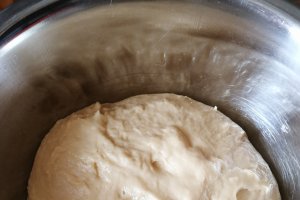 Desert paine dulce cu scortisoara (Pull-apart bread)