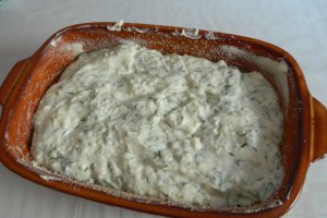 Ardei kapia copt cu sos alb si telemea de oi