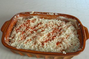 Ardei kapia copt cu sos alb si telemea de oi
