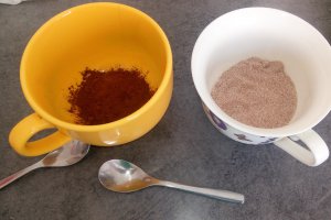 Desert chec cu aroma de cappuccino, cacao si vanilie, in trei culori