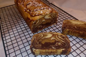 Desert chec cu aroma de cappuccino, cacao si vanilie, in trei culori