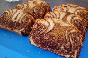 Desert chec cu aroma de cappuccino, cacao si vanilie, in trei culori