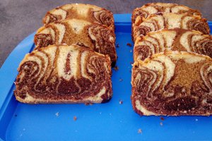 Desert chec cu aroma de cappuccino, cacao si vanilie, in trei culori